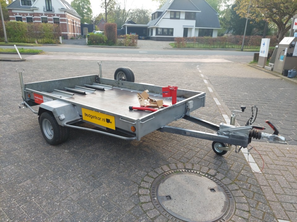 Kar 152 Motor aanhanger voor 2 motoren geremd (250x150)