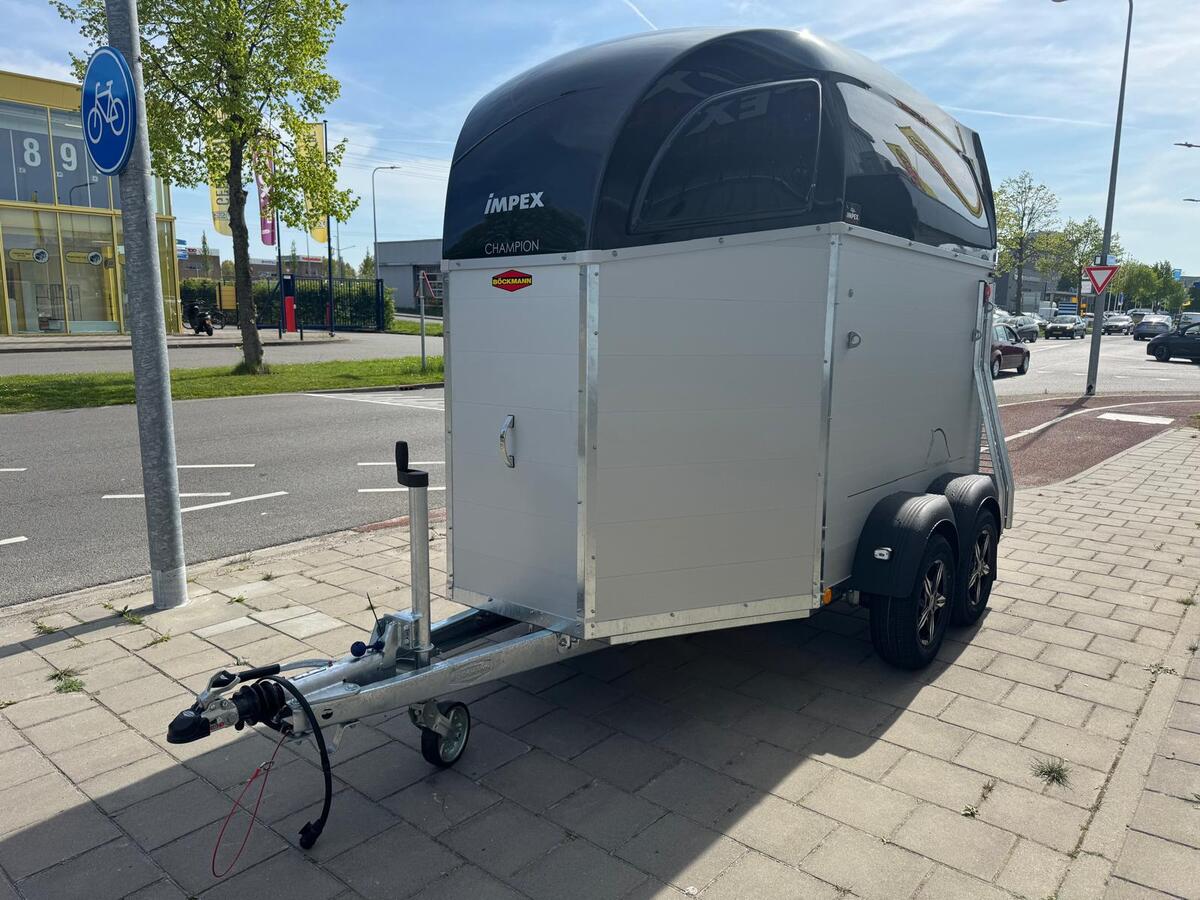 Kar 282 Paardentrailer 2-paards (310x165x220)